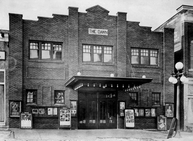 Dawn Theatre (Roxy Theatre) - OLD PHOTO